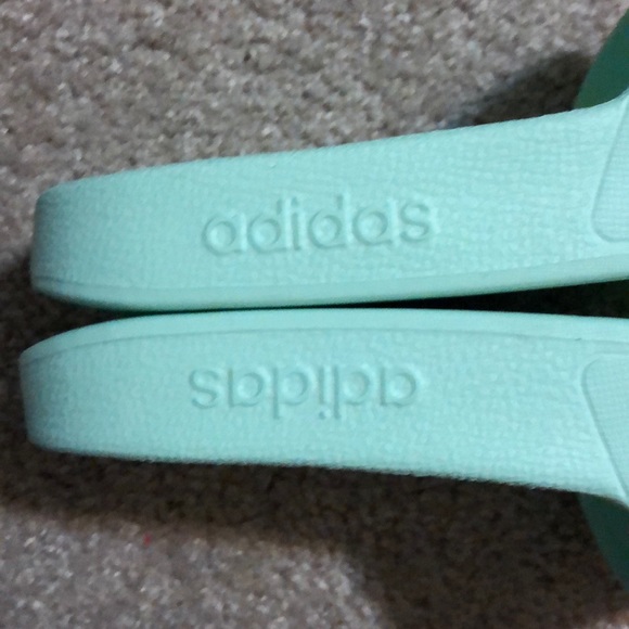 Adidas mint slides - Picture 4 of 4